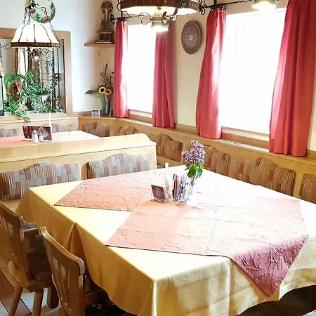 Roseggerhof Penzion 3*